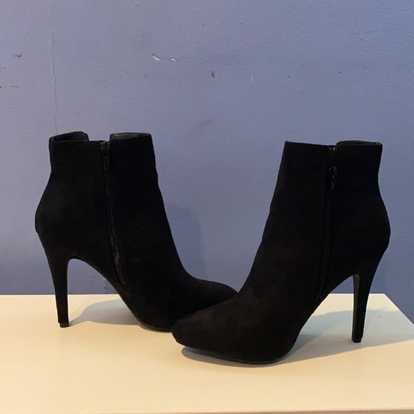 Paprika BERNIE-S Ankle Black Gold Chain Pointed Toe Booties 6.5 - Picture 7 of 13
